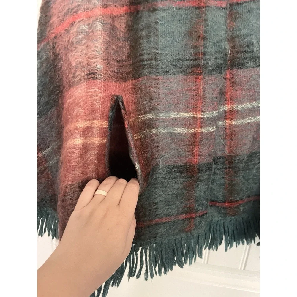 Andrew Stewart‎ Vintage Cape Poncho in Wool & Mohair Woven in Scotland Plaid 319